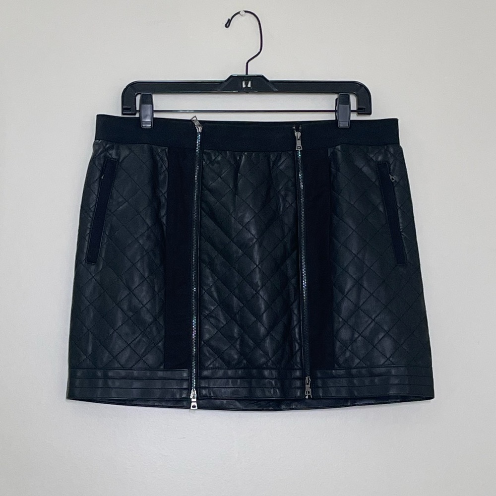 { BCBGmaxazria skirt } Pleather Quilted Mini Skirt Roxy